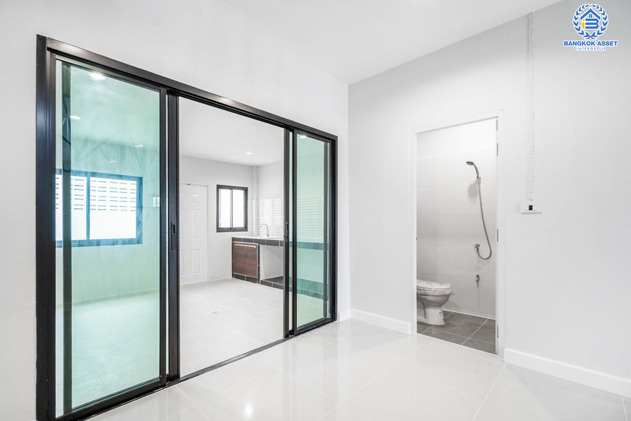 บ้านมือสองตกแต่งใหม่ ม.พิบูลย์การ์เด้นวิลล์ ถนนพิบูลย์สงคราม-พระราม5 ทาวน์เฮ้าส์หลังใหญ่ ทำเลโซเมือง! เนื้อที่ 23.2 ตร.ว. ฟังก์ชัน 3 ห้องนอน 2 ห้องน้ำ บนสุดยอดทำเล! เชื่อมถนนพิบูลย์สงคราม, วงศ์สว่าง, นครอินทร์ และติวานนท์ ใกล้จุดขึ้นทางด่วนศรีรัช-วงแหวนรอบนอก และเพียง 5 นาที ถึงรถไฟฟ้าสถานี "แยกติวานนท์"